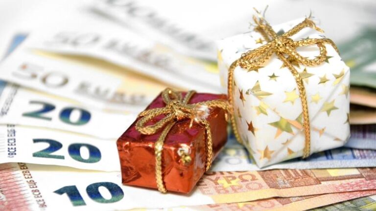 ΕΠΕΙΓΟΝ! ΠΡΟΣΦΕΥΓΟΥΜΕ ΜΑΖΙΚΑ ΓΙΑ ΤΗ ΔΙΕΚΔΙΚΗΣΗ ΔΩΡΩΝ ΧΡΙΣΤΟΥΓΕΝΝΩΝ ΚΑΙ ΠΑΣΧΑ ΚΑΙ ΕΠΙΔΟΜΑΤΟΣ ΑΔΕΙΑΣ – ΤΑ «ΔΩΡΑ» ΕΚΑΤΟΜΜΥΡΙΩΝ ΤΗΝ ΠΕΡΙΟΔΟ 2010-14 ΣΤΟΥΣ ΕΡΓΟΔΟΤΕΣ ΝΑ ΕΠΙΣΤΡΑΦΟΥΝ ΑΜΕΣΑ ΣΤΟΥΣ ΕΡΓΑΖΟΜΕΝΟΥΣ