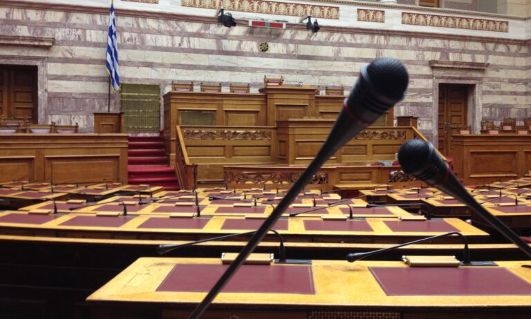 ΕΡΩΤΗΣΕΙΣ ΣΤΗ ΒΟΥΛΗ ΚΑΤΕΘΕΣΑΝ ΣΥΡΙΖΑ ΚΑΙ ΚΚΕ ΓΙΑ ΤΗΝ ΠΑΡΑΝΟΜΗ ΠΡΑΚΤΙΚΗ ΤΗΣ ΑΝΑΣΤΟΛΗΣ ΣΥΜΒΑΣΕΩΝ ΚΑΙ ΤΗΣ ΕΝΤΑΞΗΣ ΙΔΙΩΤΙΚΩΝ ΕΚΠΑΙΔΕΥΤΙΚΩΝ ΣΤΟ ΜΗΧΑΝΙΣΜΟ ΤΗΣ ΕΡΓΑΝΗΣ